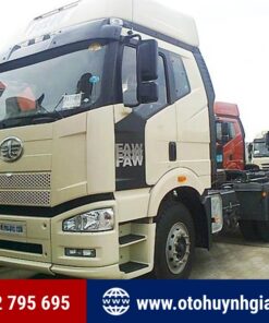 Xe đầu kéo FAW 2 cầu J6P sử dụng khối động cơ BF6M1013-28E3 với 9 số tới 1 số lùi có số rùa thỏ