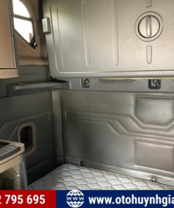 Giường nghĩ xe đầu kéo Mỹ FREIGHTLINER CASCADIA 2012 cũ