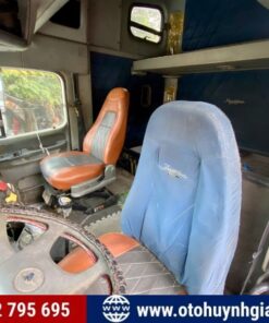 Cabin xe đầu kéo Mỹ Freightliner 2004 cũ