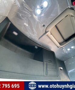 Cửa sổ trời trên cabin xe Howo Sitrak T7H 440HP 2025 mới