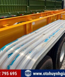 Hàng sẵn giao ngay - Mooc xương 3 trục 45Feet Xinhongdong tải 33.25 tấn 2025