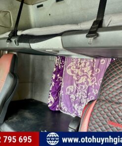 Giường nghĩ trên cabin xe đầu kéo Howo A7 375HP 2015 cũ siêu cứng cáp