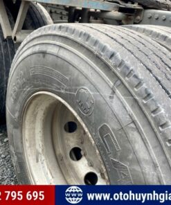 Vỏ lốp xe đầu kéo Howo A7 375HP 2015 cũ siêu cứng cáp
