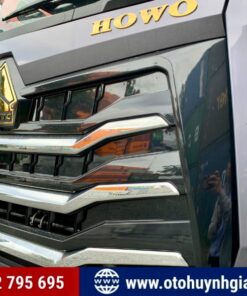 Mặt Ga Lăng sáng bóng của xe đầu kéo Howo Max 440HP 2025 mới