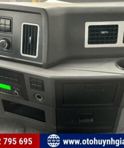 Nội thất trên cabin xe đầu kéo Faw 260HP 2022 lướt