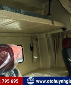 Giường nghĩ trên cabin của xe đầu kéo SHACMAN WC X5000 460HP mới