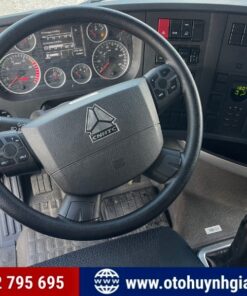 Vô lăng của xe Howo Sitrak T7H 440HP 2025 mới