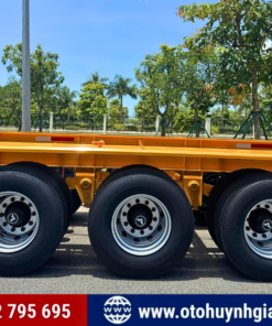 Vỏ lốp mooc cổ cò Thaco 3 trục 45 FT mới - Loại 4 khóa