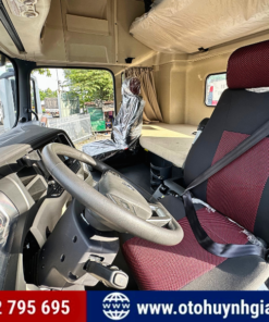 Cabin của xe Shacman Cummins X5000 440HP cầu láp