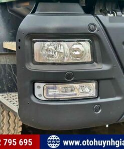 Cụm đèn trước của xe tải ben Howo TX cầu dầu