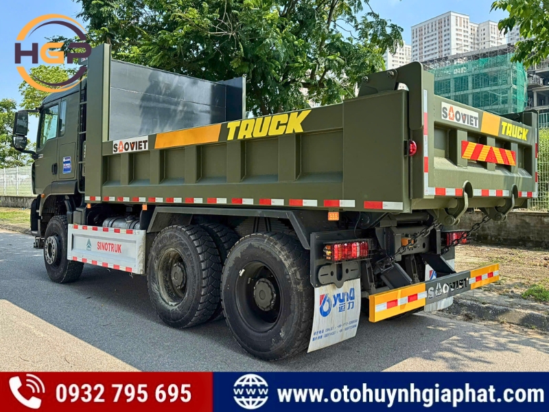 Vỏ lốp của xe tải ben 3 chân Howo TX400 thùng vuông