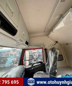 Nội thất của xe đầu kéo Faw 1 cầu JH5 máy 260