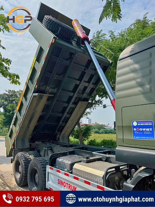 Khung sắc xi siêu dày của xe tải ben 3 chân Howo TX400 thùng vuông