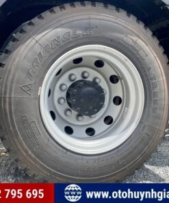 Vỏ lốp của xe đầu kéo Faw 1 cầu JH5 máy 260