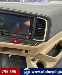 Nội thất của xe SHACMAN X5000 WC 400HP cầu láp