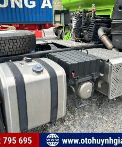 Bình dầu nhỏ của xe SHACMAN X5000 WC 400HP cầu láp