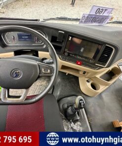 Khoang lái của xe SHACMAN X5000 WC 400HP cầu láp