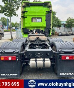 Mặt sau xe SHACMAN X5000 WC 400HP cầu láp