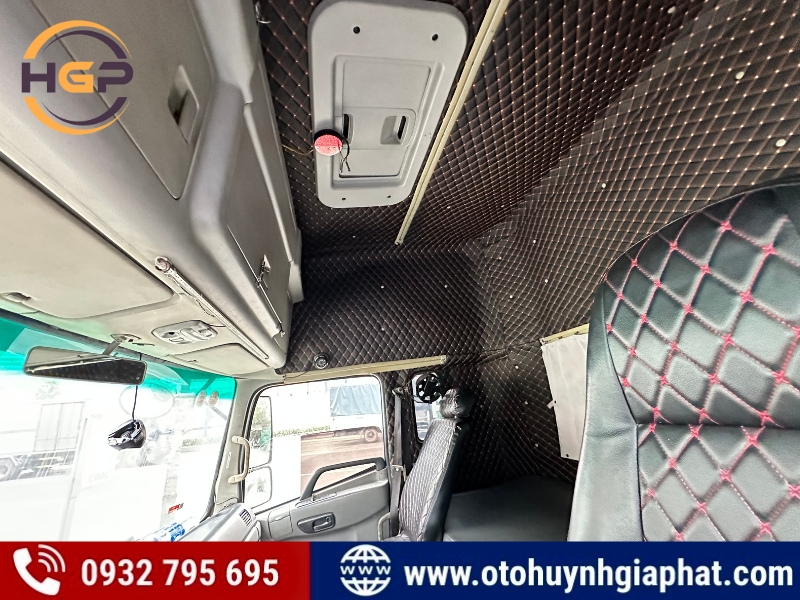 Nội thất của xe đầu kéo Dongfeng 375HP 2015 cũ