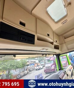 Nội thất của xe SHACMAN X5000 WC 400HP cầu láp
