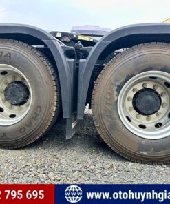 Vỏ lốp xe SHACMAN X5000 WC 400HP cầu láp
