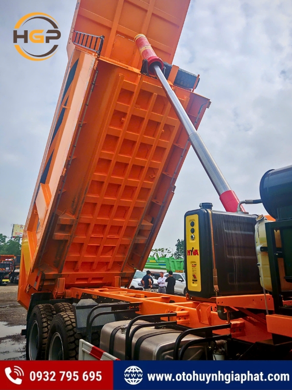 Khung chassic của xe ben Shacman cabin lệch 385HP Cummins