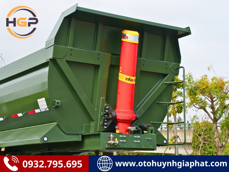 Mặt trước của mooc ben Thaco ty Hyva xác nặng