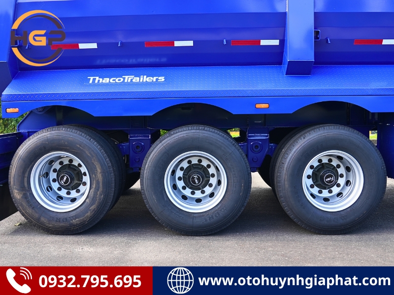 Vỏ lốp của mooc ben Thaco ty Hyva xác nhẹ