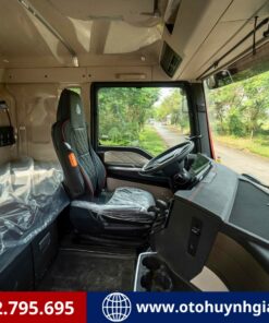 Cabin của xe đầu kéo điện Howo G7S EV 2026