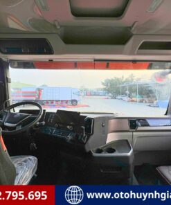 Cabin của xe đầu kéo điện Howo G7S EV 2026
