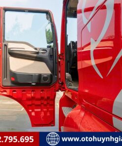 Cánh cửa của xe đầu kéo điện Howo G7S EV 2026