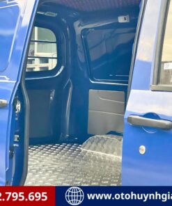 Cửa hông của xe tải VAN VEAM V2 2026