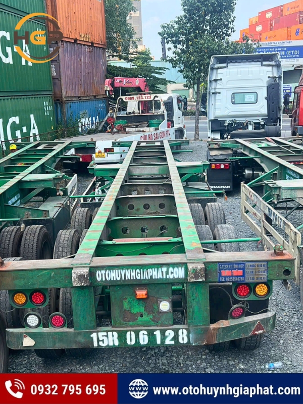 Xả lỗ 4 chiếc mooc xương Cimc 2014 cũ