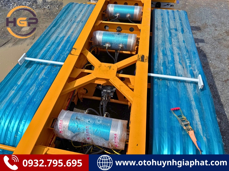 Bầu hơi của mooc cổ cò 45F Xinhongdong dài 14,3m