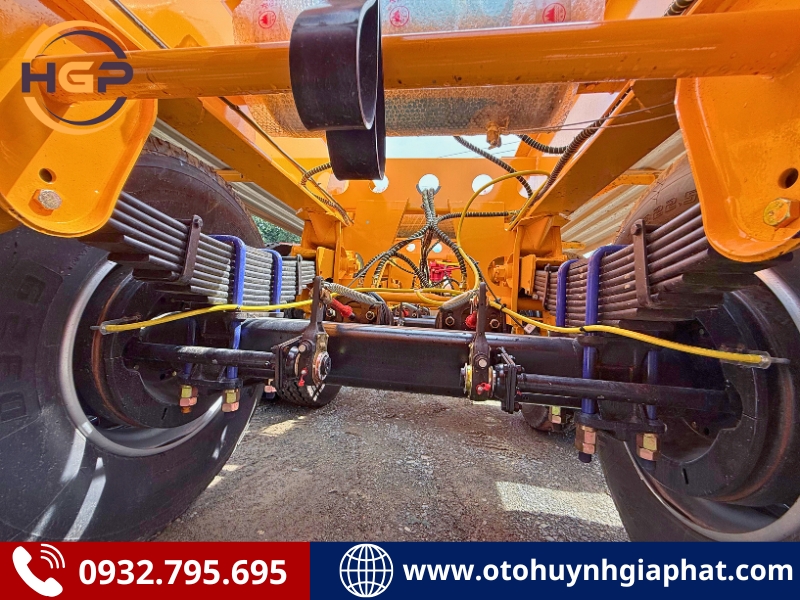 Hệ thống treo của mooc cổ cò 45F Xinhongdong dài 14,3m