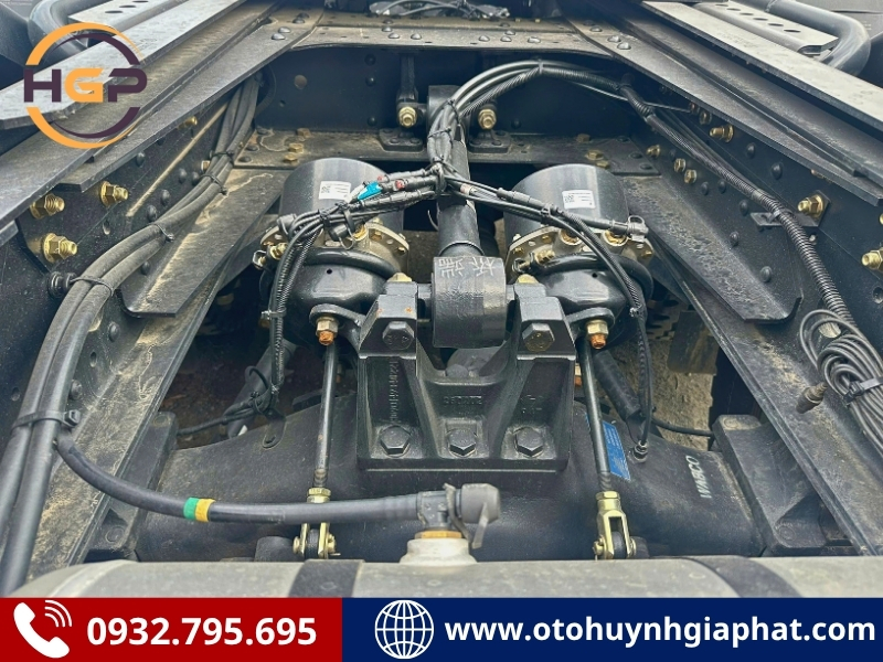 Chassis của xe đầu kéo Shacman X5000 550HP
