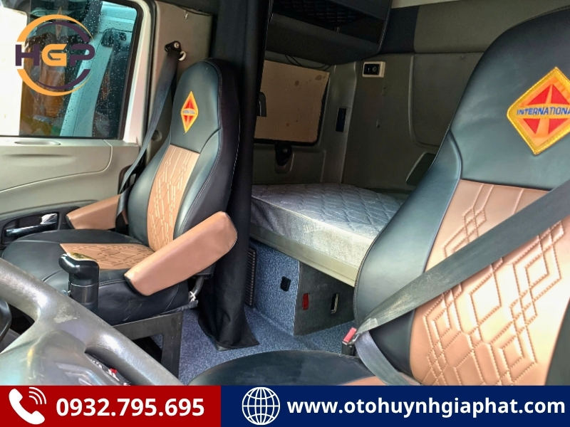 Cabin của xe đầu kéo Mỹ International 2014 cũ
