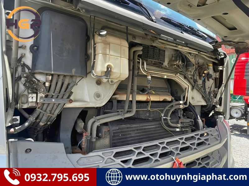 Động cơ của xe Chenglong H7 420HP 2021 lướt