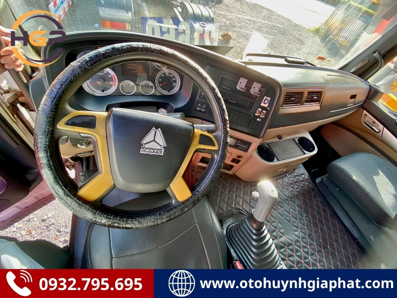 Vô lăng của xe Howo T5G 340HP cũ