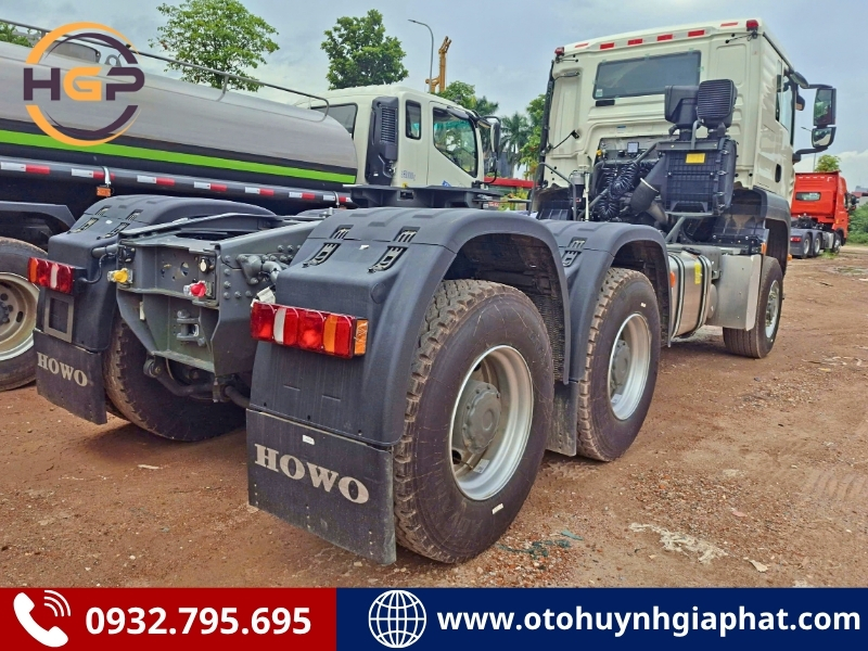 Xe đầu kéo HOWO cabin TX 540HP 6x6 cầu dầu