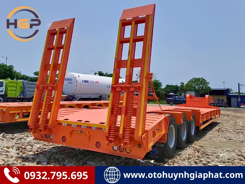 Hàng sẵn - Fooc lùn cơ giới Tianrui dài 17.5m 3 trục